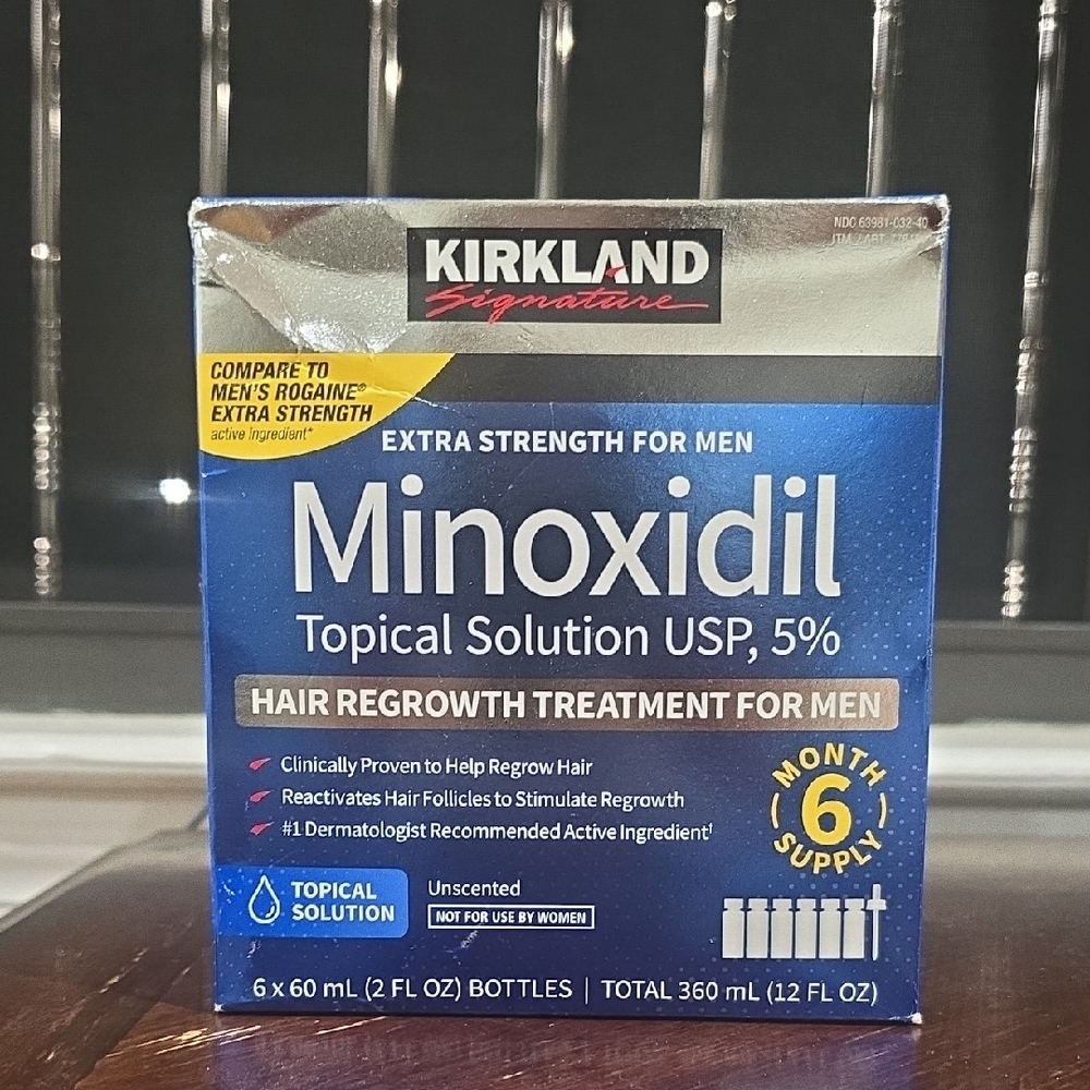 Kirkland Signature Minoxidil 5% Hair Treatment - Blue and White